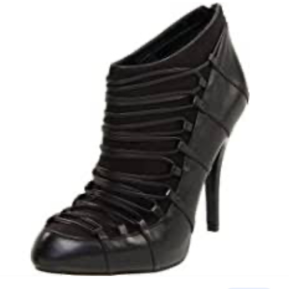 New With Tags Carlos Santana Black Stiletto Strappy Heels. Size 7